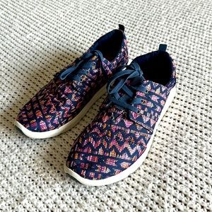 Toms sneakers